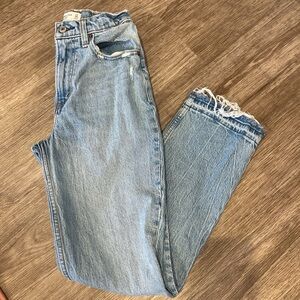Abercrombie & Fitch Ultra High Rise 90’s Relaxed Jean Curve love